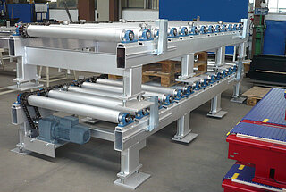 Galvanised roller conveyor for transport of fibre-cement plates (two conveyors are stacked atop each other)